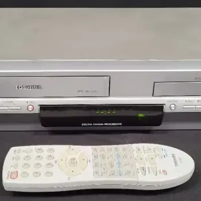 Toshiba VHS and DVD Player 