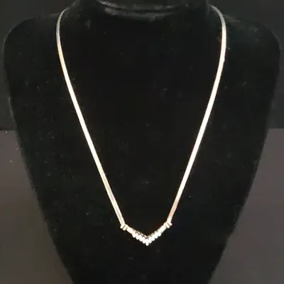 Sleek & Sophisticated 14K Necklace With Classic Clear Stone Pendant