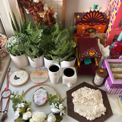 Sale Photo Thumbnail #8: Artwork & Decor
