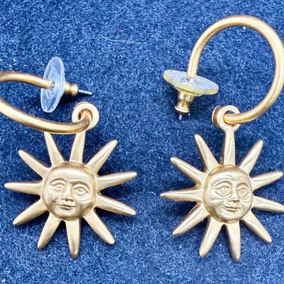 Sale Photo Thumbnail #128: 5 pair of oversize earrings, see photos for what's included. Good condition.