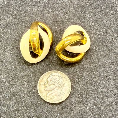 Sale Photo Thumbnail #146: For pierced ears. Good condition.