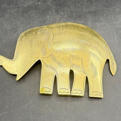 Sale Photo Thumbnail #556: Large size, gold tone. Good condition.