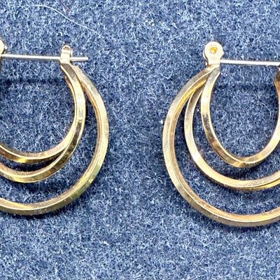 Sale Photo Thumbnail #129: 5 pair of oversize earrings, see photos for what's included. Good condition.