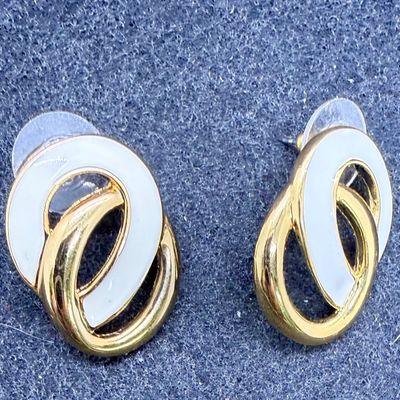 Sale Photo Thumbnail #125: 5 pair of oversize earrings, see photos for what's included. Good condition.