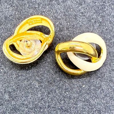 Sale Photo Thumbnail #145: For pierced ears. Good condition.