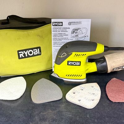 Sale Photo Thumbnail #137: Model CFS1503G Sander Kit. Tested, runs as expected. Includes zippered storage bag, sanding pads, dust bag, and users manual.