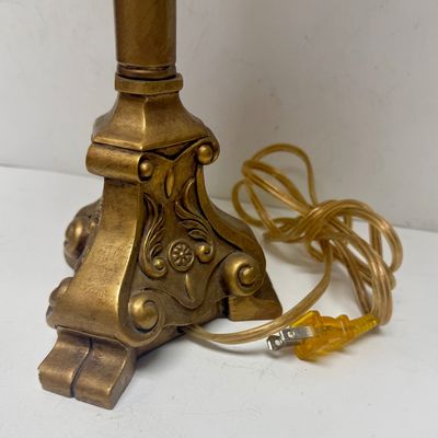 Sale Photo Thumbnail #199: Tested, works as expected. Approx. 28” tall. No finial nut to secure the shade, see photos. Good condition.