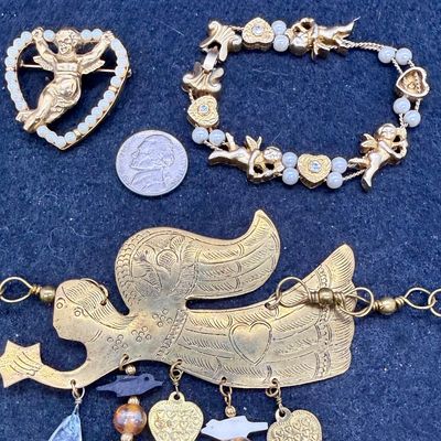 Sale Photo Thumbnail #475: Necklace is approx. 26" long. All items in good condition.