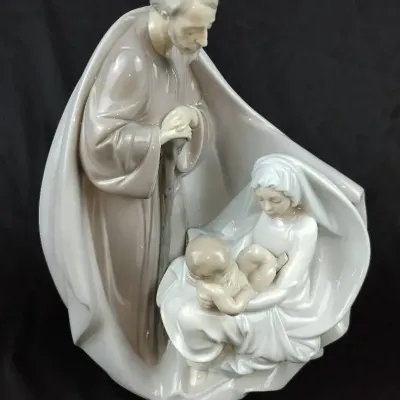 Lladró “Birth of Jesus” Holy Family Porcelain Figurine #01006994