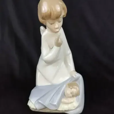 Lladró “Sleeping Baby” Angel and Child Porcelain Figurine #4635