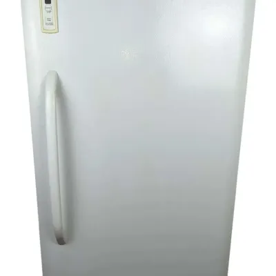 General Electric FUF14SVARWW White Upright Freezer with Wire Shelves - Working