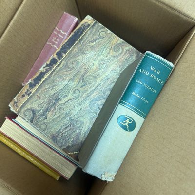 Sale Photo Thumbnail #119: Books2