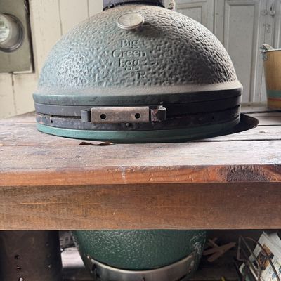 Sale Photo Thumbnail #3: Big green egg