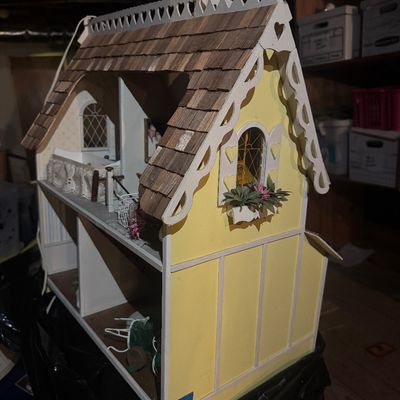 Sale Photo Thumbnail #19: Dollhouse3