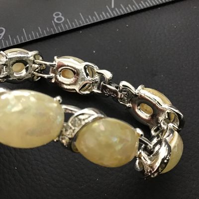 1960 Coro signed Excellent Confetti Lucite Glitter Link Bracelet