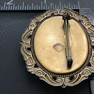Ornate Gold Tone Violets Victorian Style Vintage Brooch