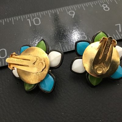 Vintage Hong Kong Clip on Earrings