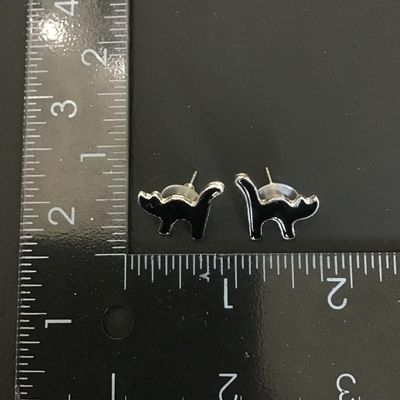 Cute black enamel cat stud Earrings