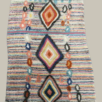 Contemporary geometric rug with colorful diamond design