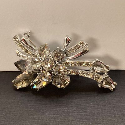 LOT 11: Silver Tone Vintage Brooch / Pin Collection - Dodds 11 West 30th St. Circa 1950's, JJ, Pewter and More