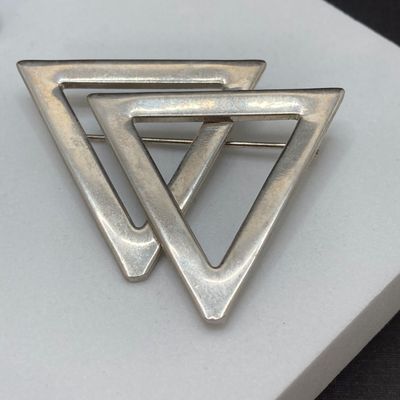 LOT 15: Vintage Silver Tone Brooch / Pin Collection and More