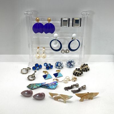 LOT 21: Vintage Clip-on Style Earrings - Richelieu and More