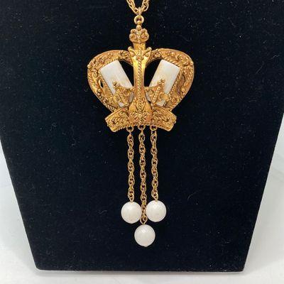 LOT 27: Collection of Statement and Faux Pearl Necklaces