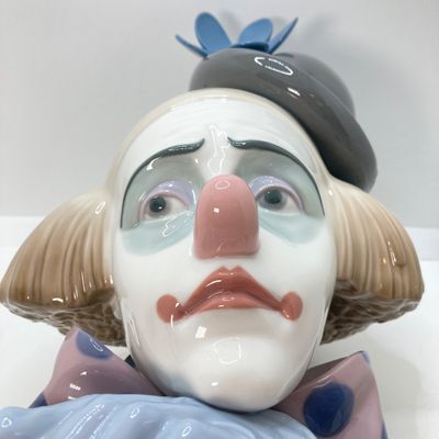 LOT 39: Retired Lladro "Pensive Clown" Figurine No. 5130