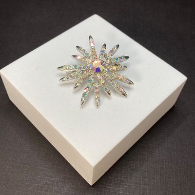LOT 16: Large Collection of Vintage / MCM Silver Tone Brooches / Pins - Dodds, JJ and More