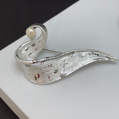LOT 15: Vintage Silver Tone Brooch / Pin Collection and More