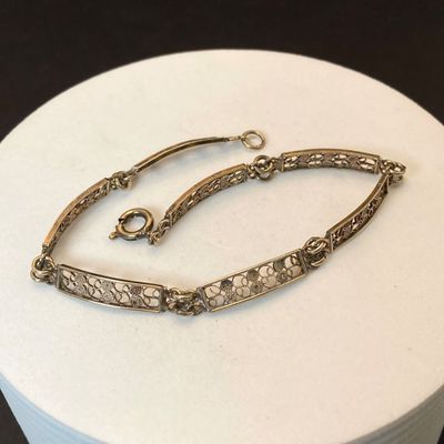 LOT 105: Vintage Jewelry - 925 Brooch TW 4g and Gold Vermeil Bracelet 8"