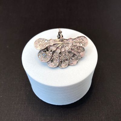 LOT 105: Vintage Jewelry - 925 Brooch TW 4g and Gold Vermeil Bracelet 8"
