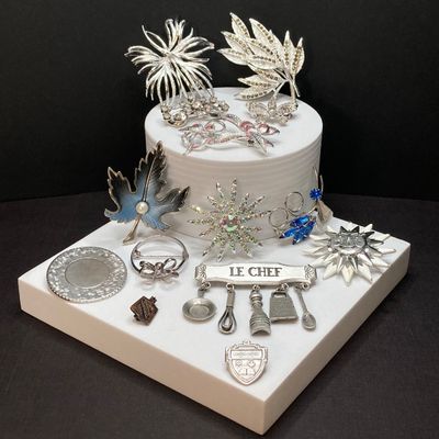 LOT 16: Large Collection of Vintage / MCM Silver Tone Brooches / Pins - Dodds, JJ and More