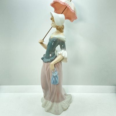 LOT 36: Retired Walking Figurine No. 5003