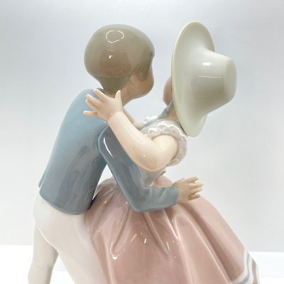 LOT 38: Lladro Porcelain Figurine "Precious Love" / "Waltz Time - No. 4856