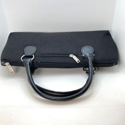 LOT 181: Primeware "Aged To Perfection" Wine Clutch with Thermal Insulation