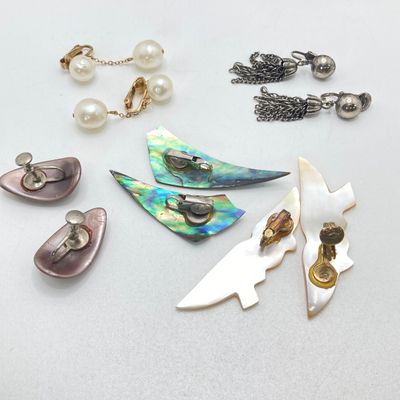 LOT 21: Vintage Clip-on Style Earrings - Richelieu and More