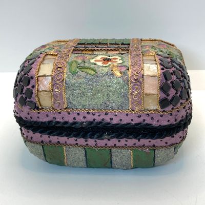 LOT 113: Motif by Mary Frances Hard Purse with Dust Bag 2174
