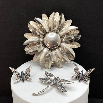 LOT 11: Silver Tone Vintage Brooch / Pin Collection - Dodds 11 West 30th St. Circa 1950's, JJ, Pewter and More