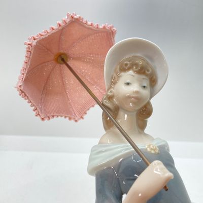 LOT 36: Retired Walking Figurine No. 5003