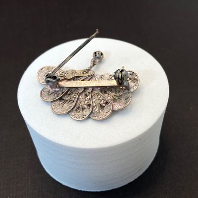 LOT 105: Vintage Jewelry - 925 Brooch TW 4g and Gold Vermeil Bracelet 8"