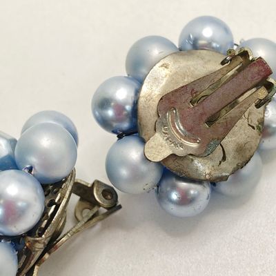 LOT 21: Vintage Clip-on Style Earrings - Richelieu and More