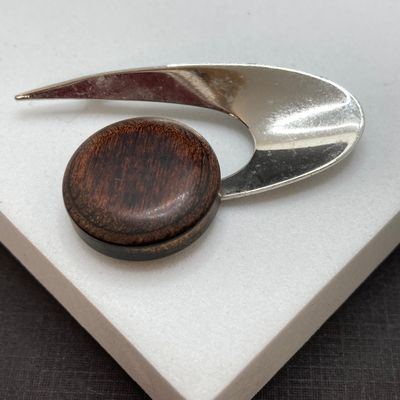 LOT 15: Vintage Silver Tone Brooch / Pin Collection and More