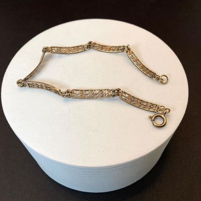 LOT 105: Vintage Jewelry - 925 Brooch TW 4g and Gold Vermeil Bracelet 8"