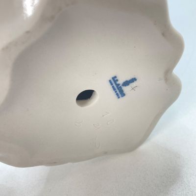 LOT 36: Retired Walking Figurine No. 5003