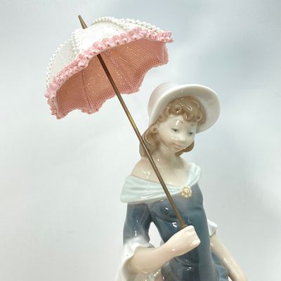 LOT 36: Retired Walking Figurine No. 5003