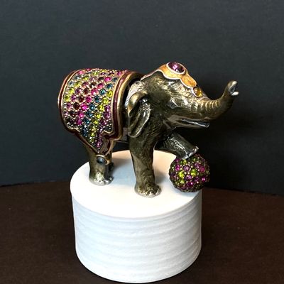 LOT 110: NyForm - The Original Trolls, Jay Strongwater Elephant, Onyx Dice and More