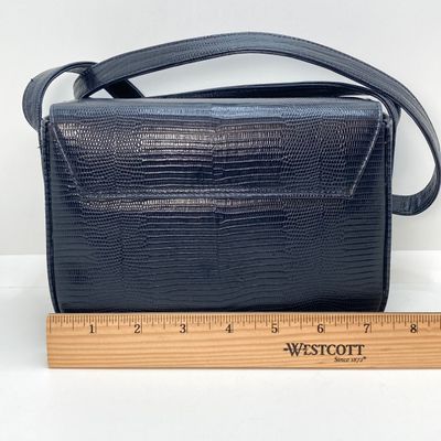 LOT 119: Blue Made in Pait Au Canada Zenith Handbag with Shoulder Strap with Dust Bag
