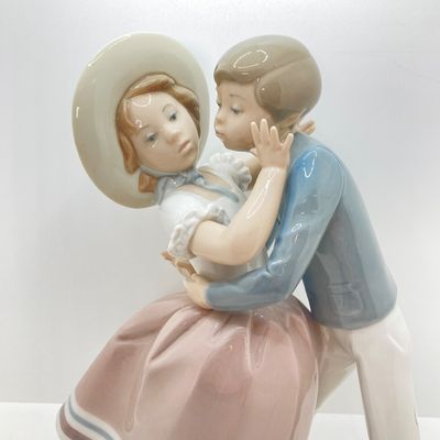 LOT 38: Lladro Porcelain Figurine "Precious Love" / "Waltz Time - No. 4856