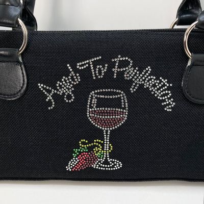 LOT 181: Primeware "Aged To Perfection" Wine Clutch with Thermal Insulation